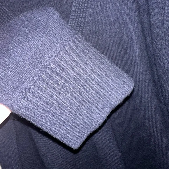 VINCE 100% Cashmere Women's Navy V-Neck Sweater Size XXL - Picture 4 of 9